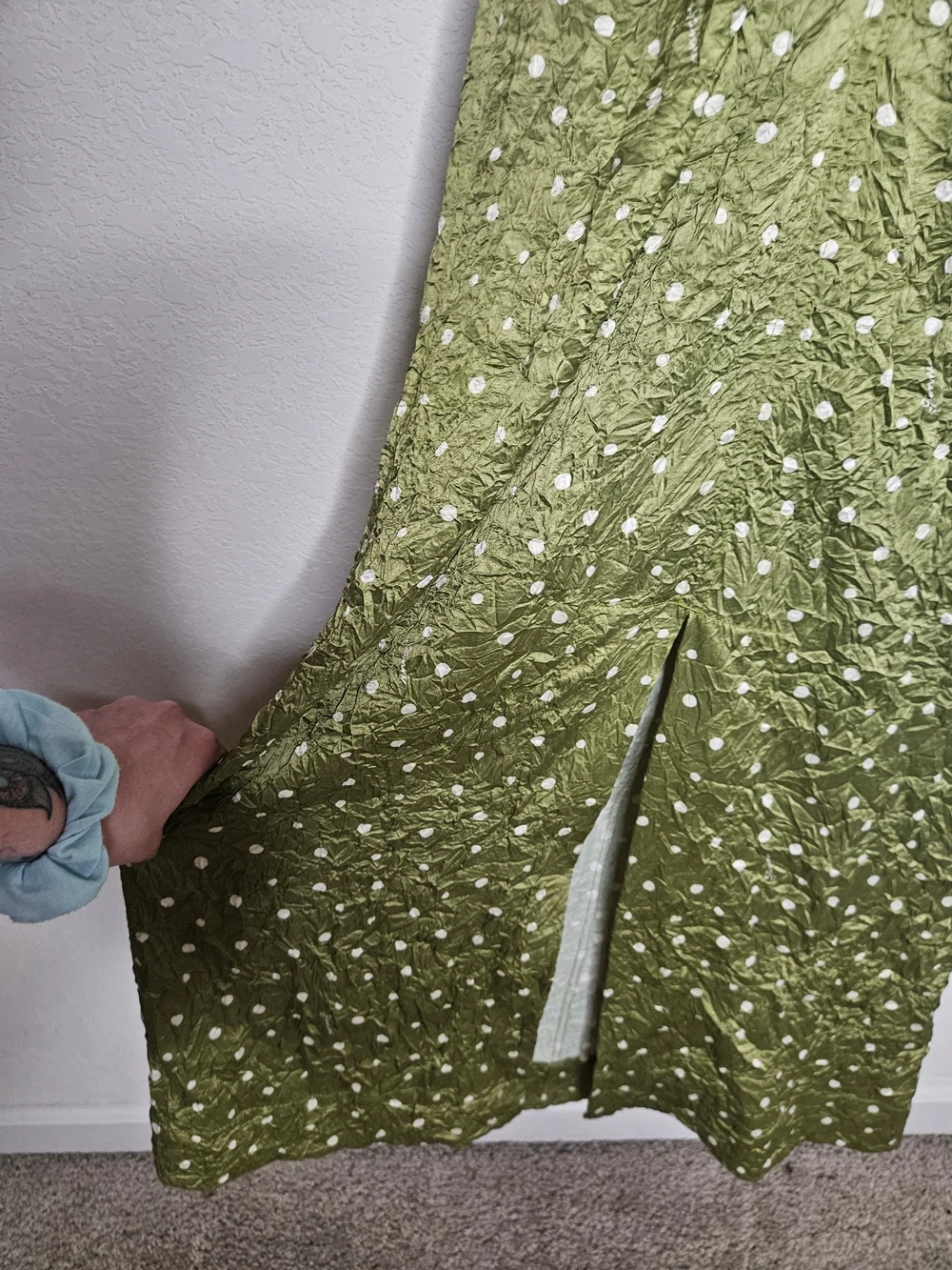 GANNI Green Polka Dot Cold Shoulder Midi Dress Size 34 US 4 V Neck Satin NWOT - Picture 7 of 16
